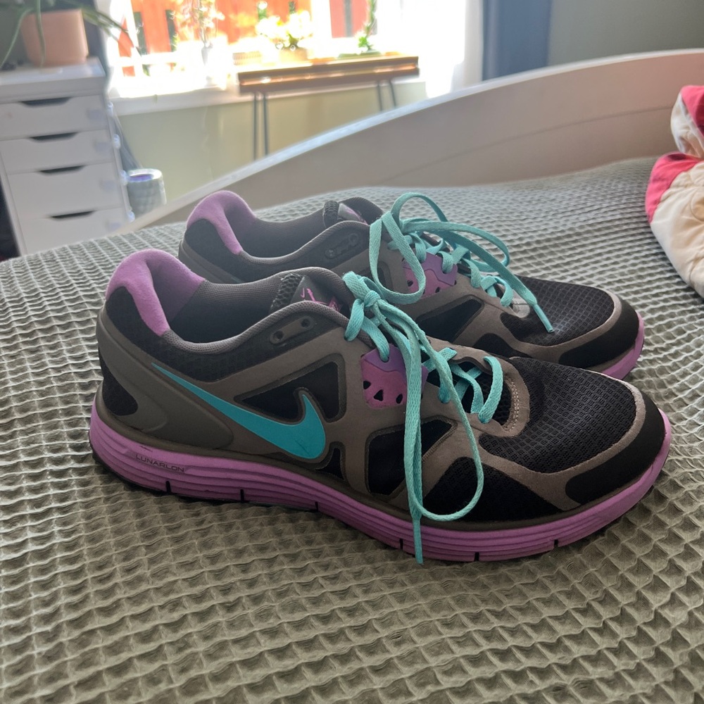Nike Lunarglide Women’s Athletic Shoe‎